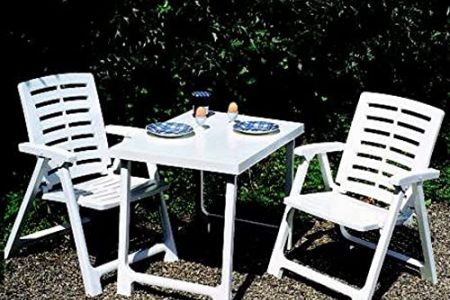 Conjunto mesa y dos sillas ratan